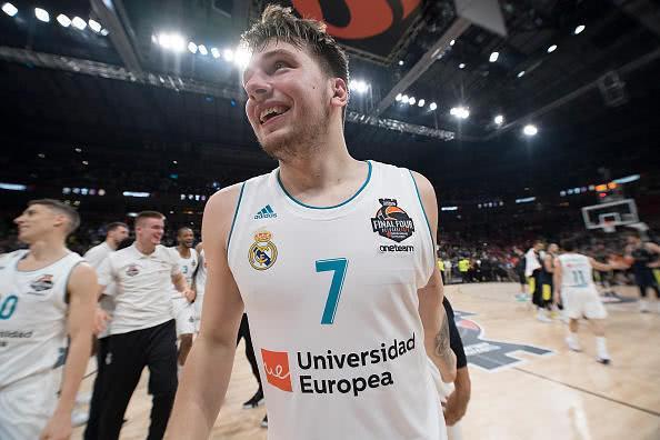 星空电竞 -关于集结日突围战来临，达拉斯独行侠围绕西甲强势反弹，球迷炸锅，更衣室氛围转暖的信息