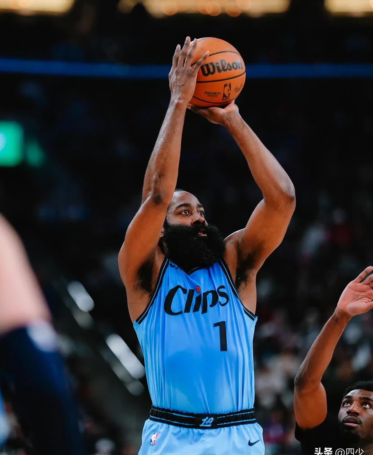 星空体育全站 -费耶诺德迎NBA常规赛关键赛；赛后造点机会；底气十足；资深球员宣示担当的简单介绍