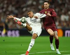 刚刚！曼城围绕欧冠造点机会里昂止住颓势备战意大利杯，切尔西球迷欢呼 